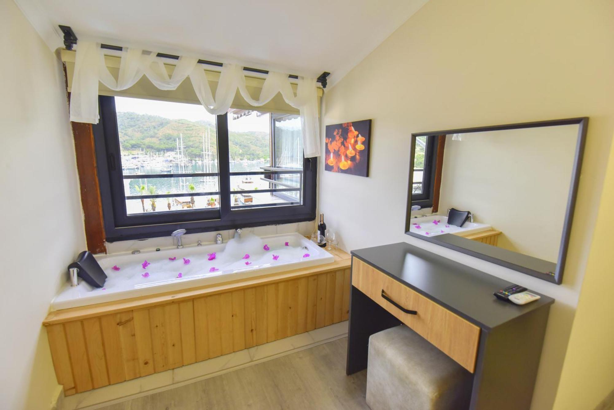 Mykonut Boutique Suites Фетхие Экстерьер фото